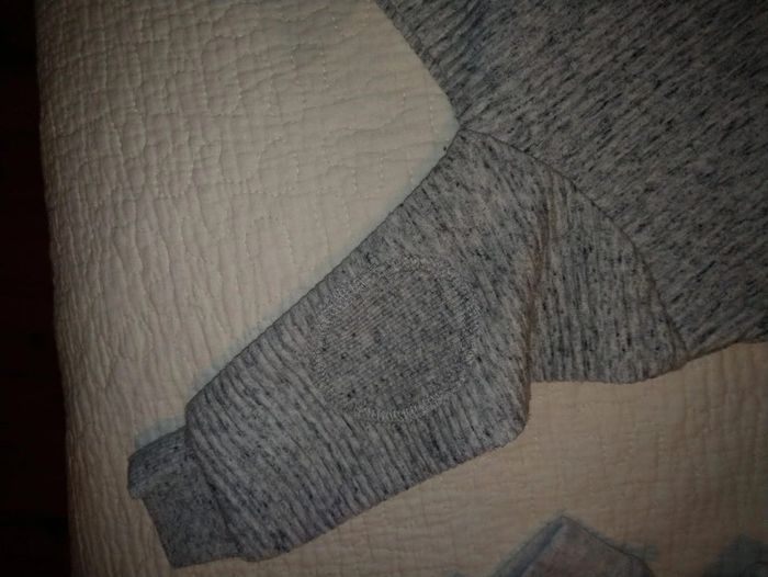 Joli petit sweat gris moucheté Primark taille 12/18 mois - photo numéro 5