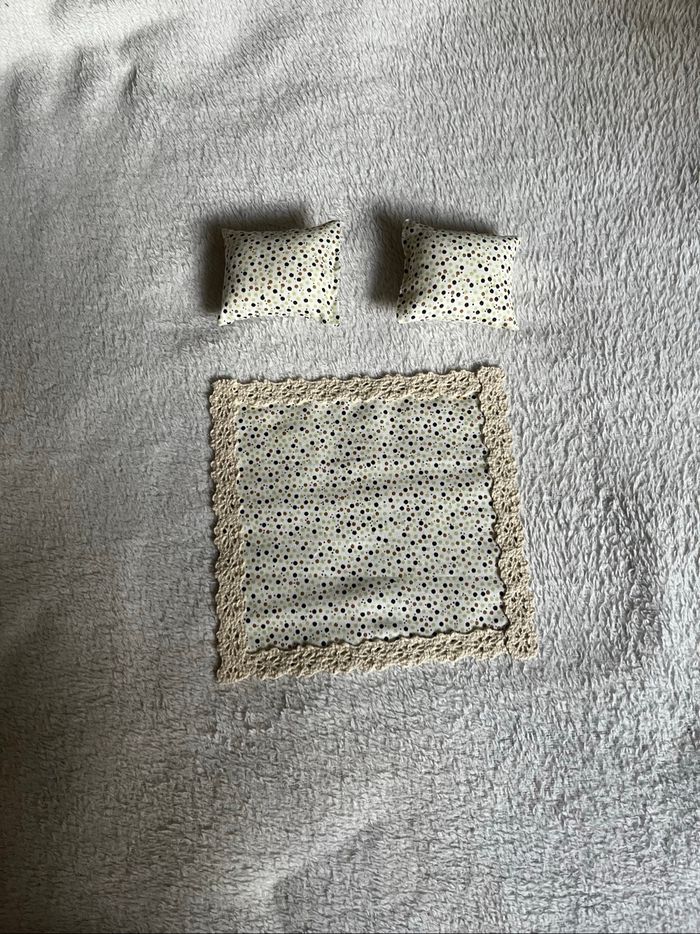 Tapis et coussins pour barbie Neuf