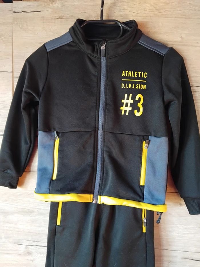 Ensemble jogging 5ans - photo numéro 2