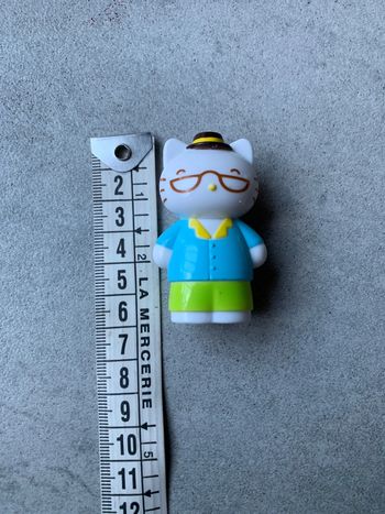 Figurine 2011 hello kitty garçon chapeau