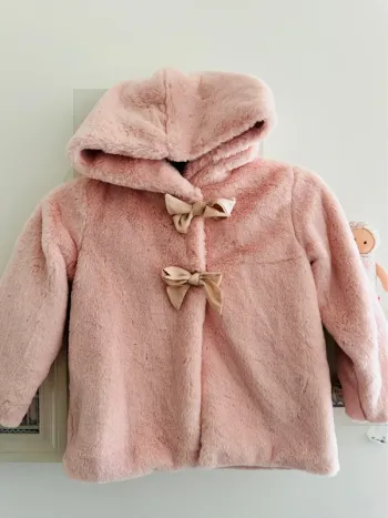 Magnifique manteau fourrure avec bœufs satins