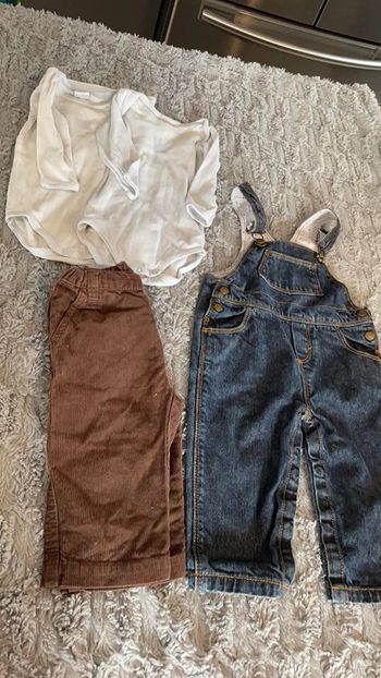 Lot de 4 vêtements petit bateau en 6 mois