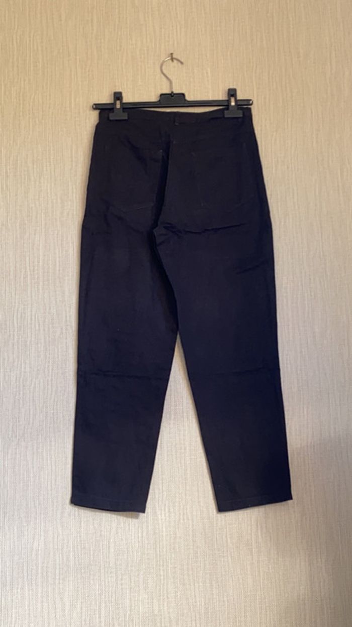 Pantalon court noir - photo numéro 2