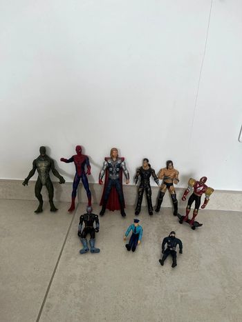 Lot différentes figurines