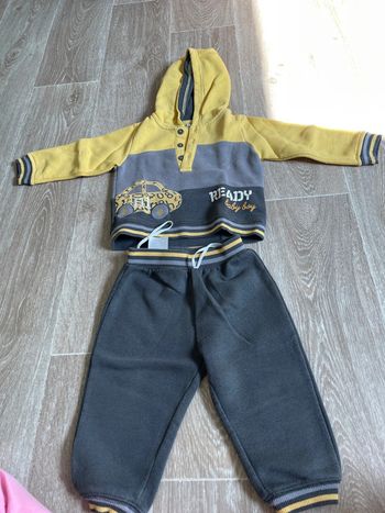Ensemble pull et jogging