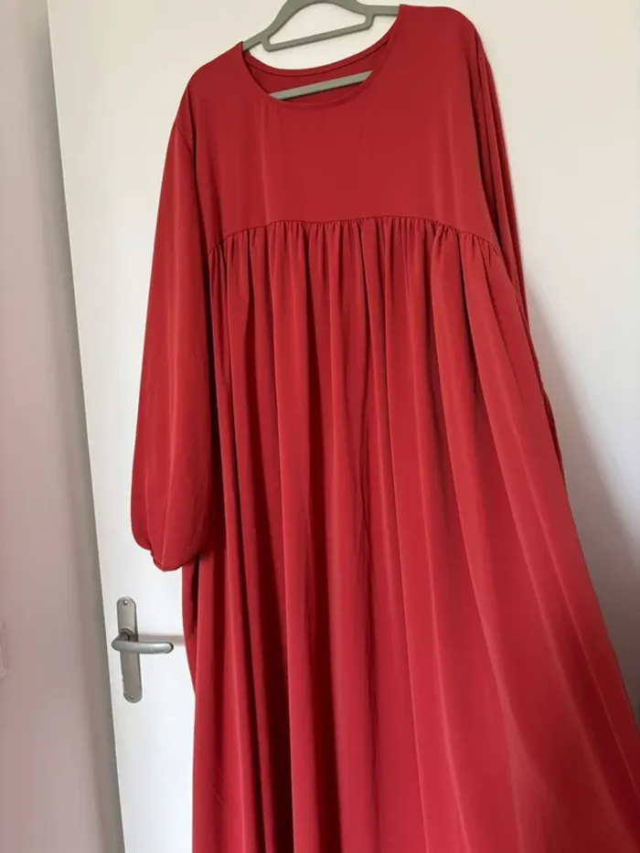 Abaya manches ballons rouge corail en soie de Medine TU - photo numéro 3