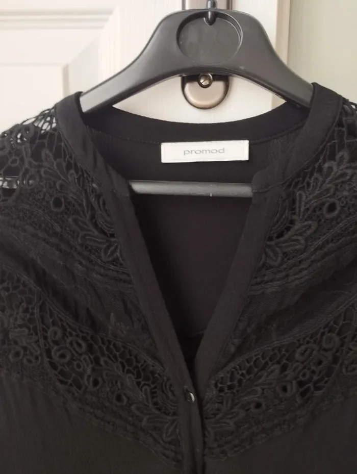 Chemise noire avec dentelle Promod 36 - photo numéro 3