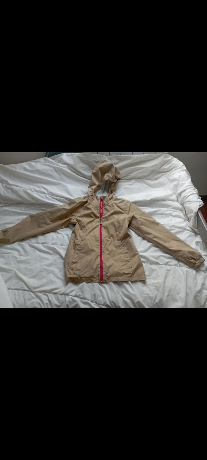 Imperméable à capuche marron clair 12 ans decatlon neuf 5€