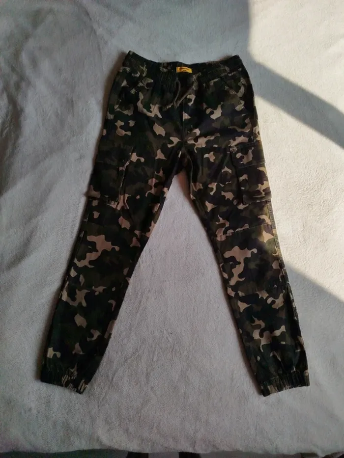 Pantalon Jennyfer style militaire taille M