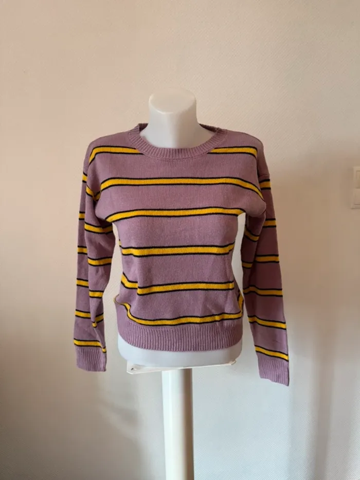Pull en très bon état Shein rose et jaune taille S