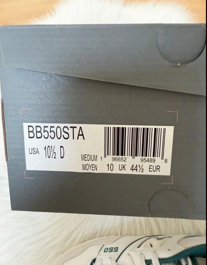 Baskets New Balance 550 – Taille 44,5 – blanc/vert – Neuf avec étiquette - photo numéro 2