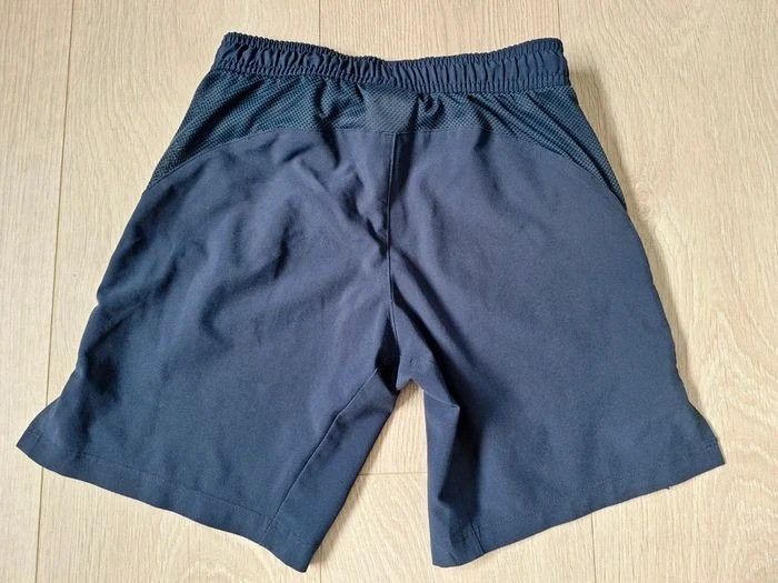 Short sport Décathlon garçon 7 8 ans - photo numéro 2