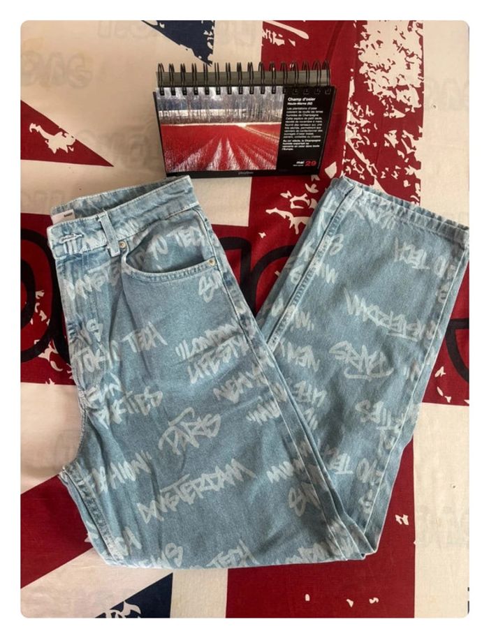 Pantalon Bershka bleu clair motif ville taille S