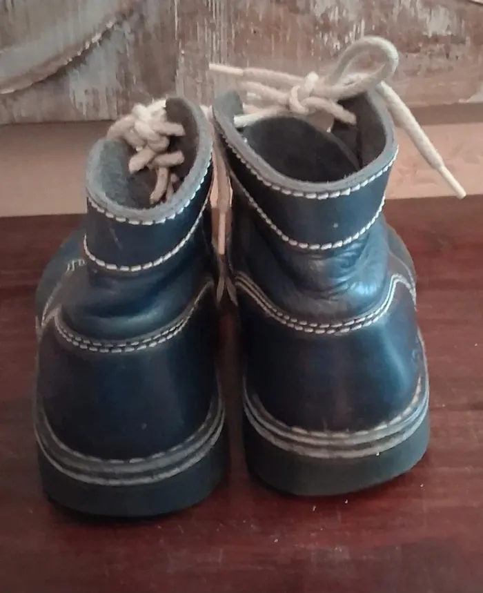 Chaussures Kickers taille 35 - photo numéro 4