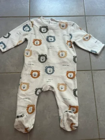 Pyjama Kiabi taille 12 mois