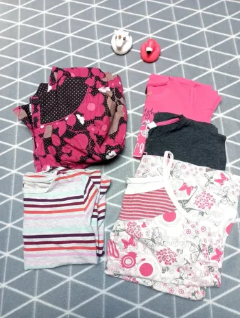 🦄Lot 5 vêtements, 6 ans
