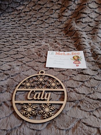 Boule de Noël personnalisée en bois