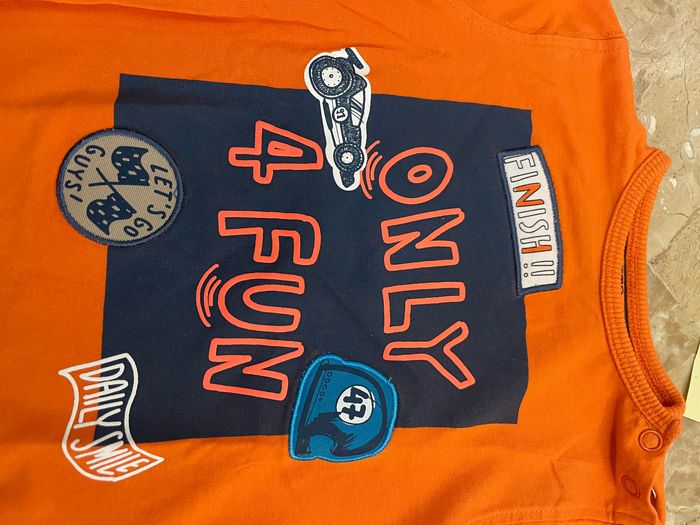 T shirt 3 ans neuf - photo numéro 2