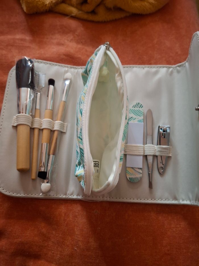 Trousse de voyage - photo numéro 4