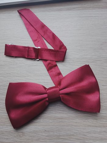 Nœud papillon rouge bordeaux 