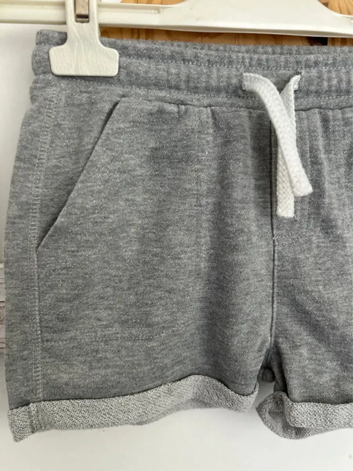 Short gris fille 8 ans - photo numéro 2