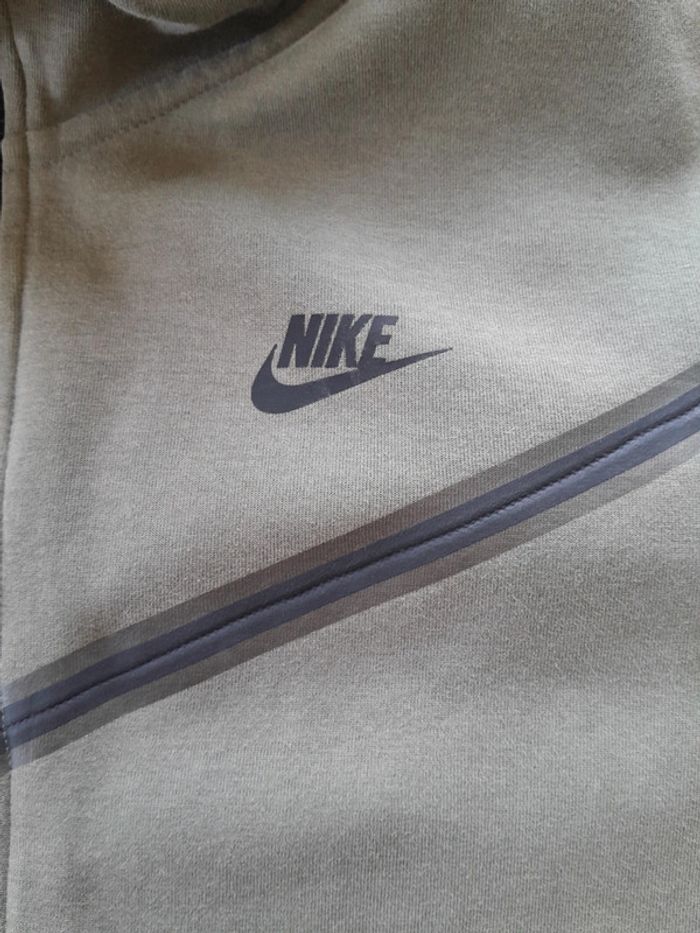Veste sweat zip capuche Nike Tech Fleece taille L - photo numéro 2