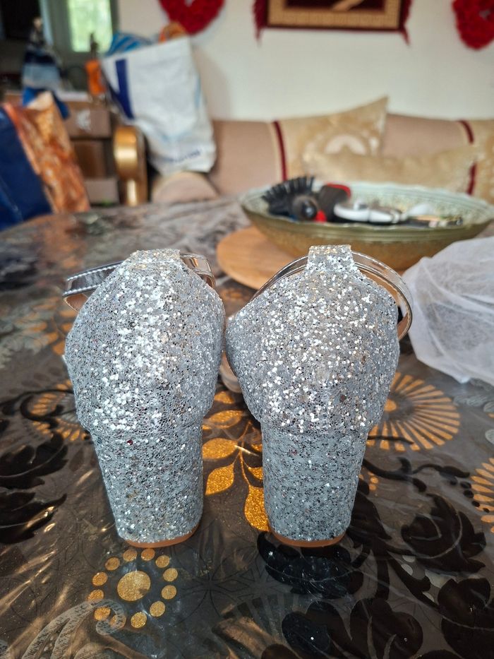 Chaussure a tallon 7, 5 cm  argenté femme taille 43 neuf prix 10 euro - photo numéro 3