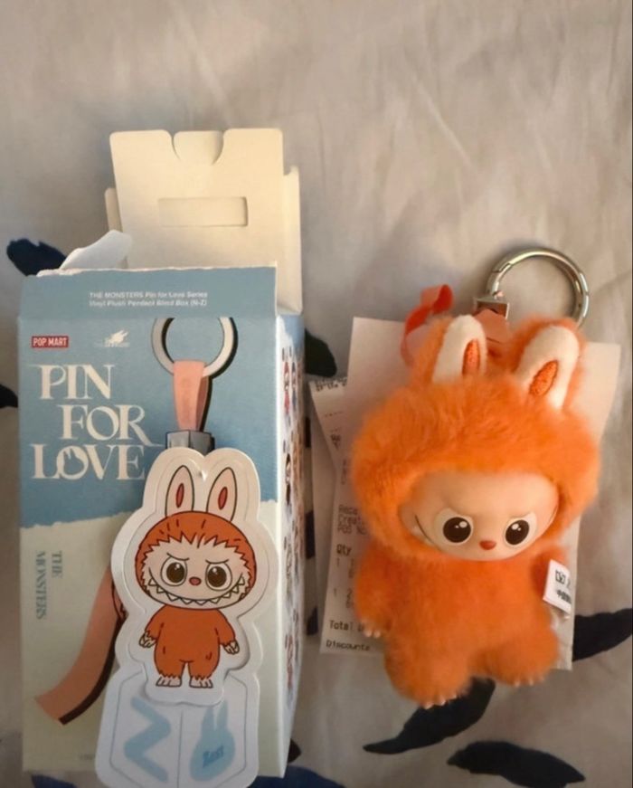 Popmart- labubu pin for love - original - Lettre Z