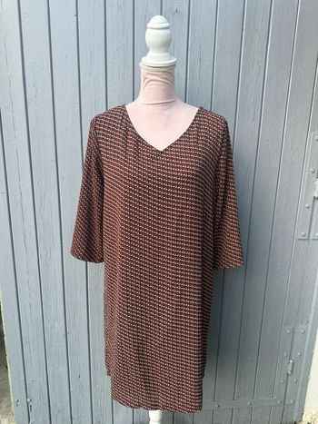 Robe manches 3/4 imprimée décolleté dos nu doublée