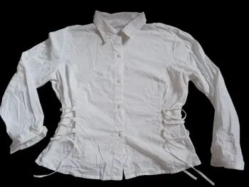 Chemise blanche avec liens sur les côtés Taille 46