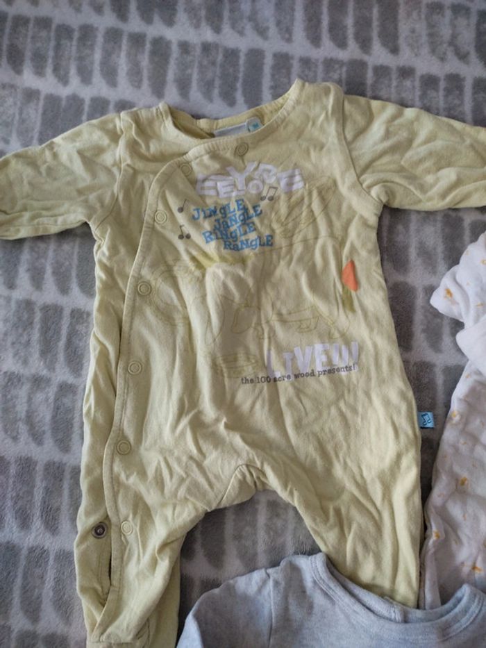 Lot pyjama grenouillère coton Disney tex Kiabi 1 mois - photo numéro 4