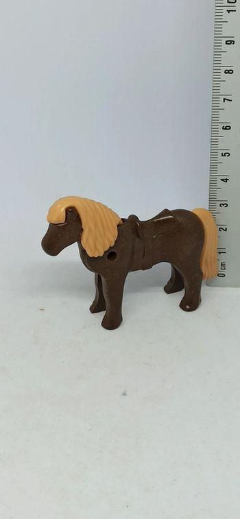 Poney marron foncé avec crinière claire playmobil