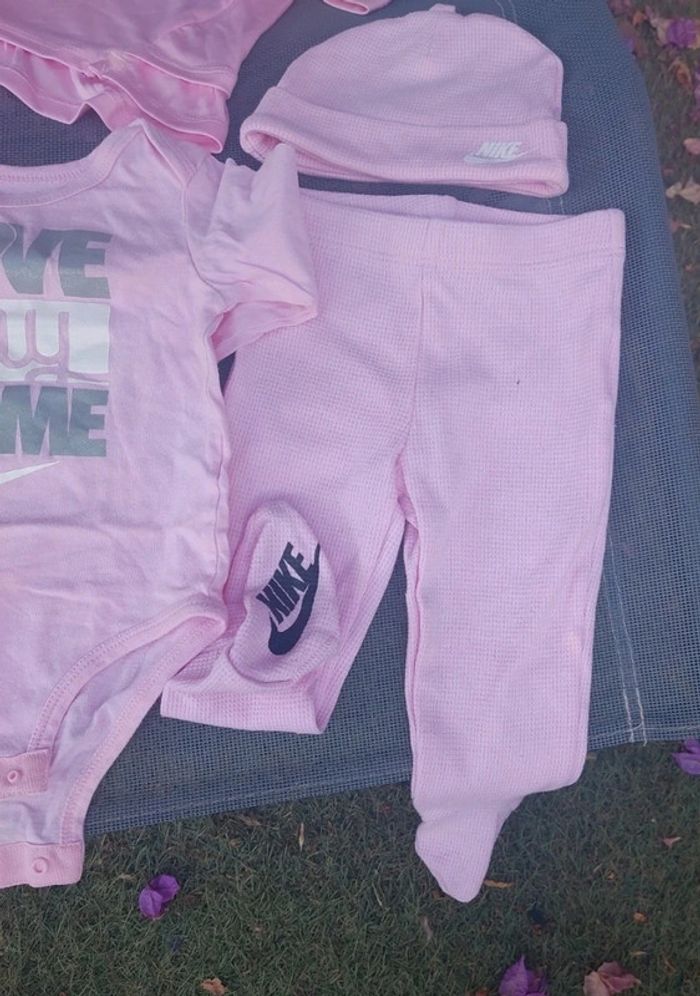 Lot 6/9 mois fille rose bébé Nike - photo numéro 4
