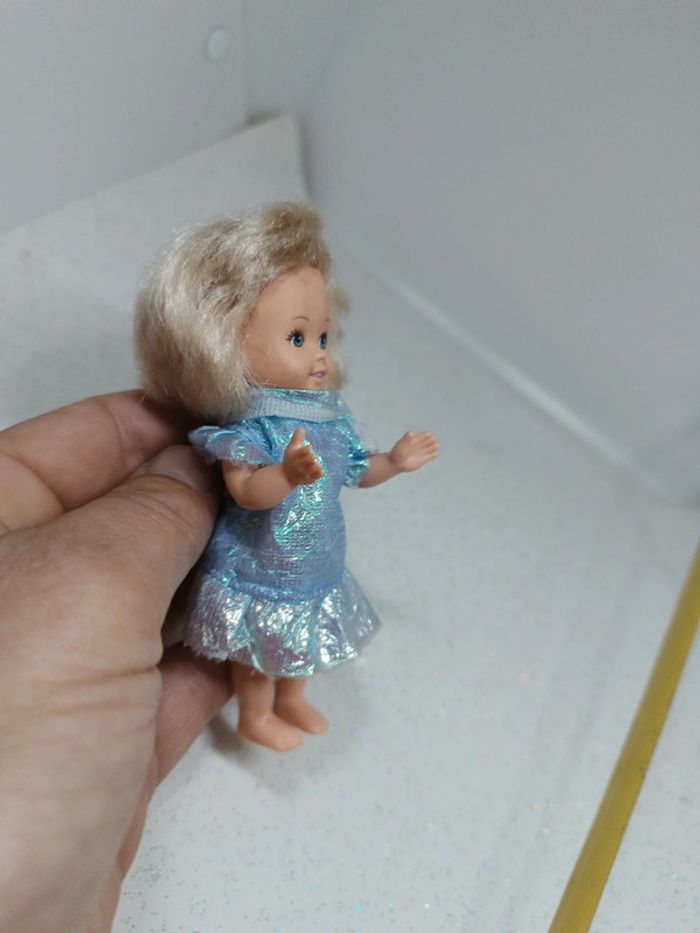 Petite poupée doll mannequin kelly Betty Shelly enfants girl fille cheveux court blonde M&C M c - photo numéro 3