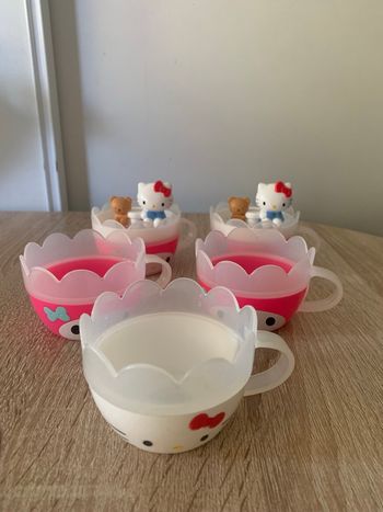 5 tasses hello kitty Mac Donald’s 