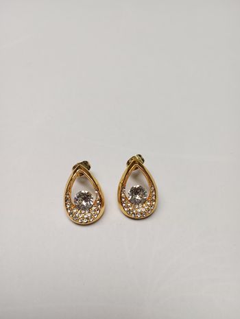 Boucles d'oreille dorées gouttes strass