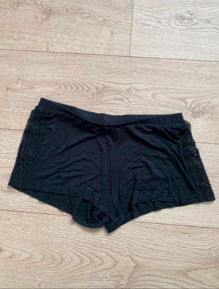 Short pyjama