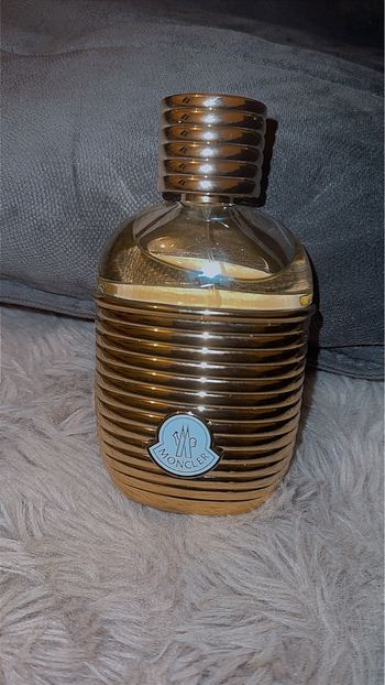 Parfum Moncler femme neuf