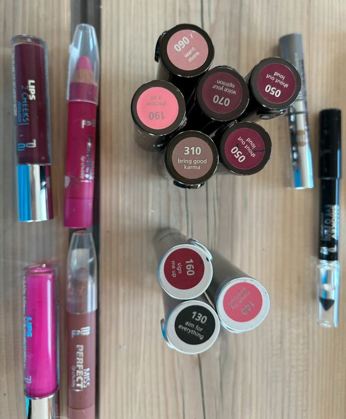 lot de maquillage P2 - photo numéro 2