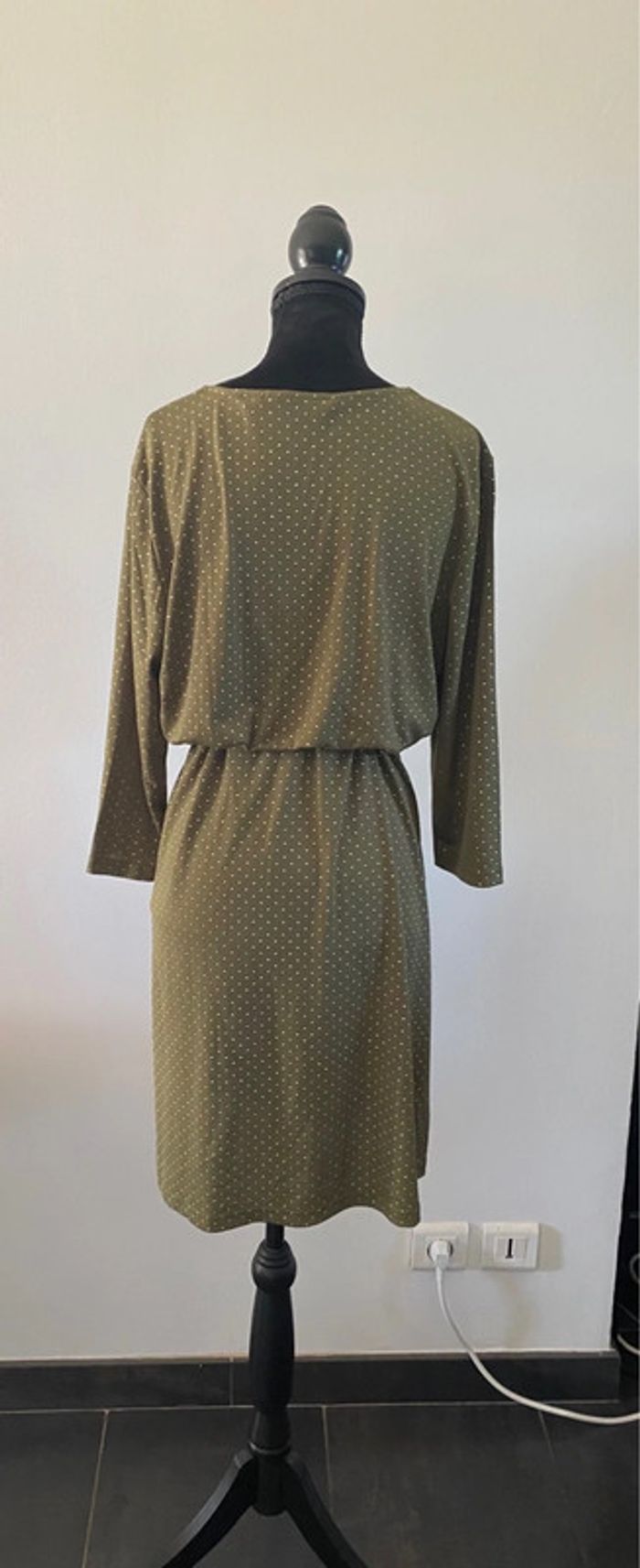 Robe Vero Moda vert kaki à pois dorés taille M - photo numéro 4