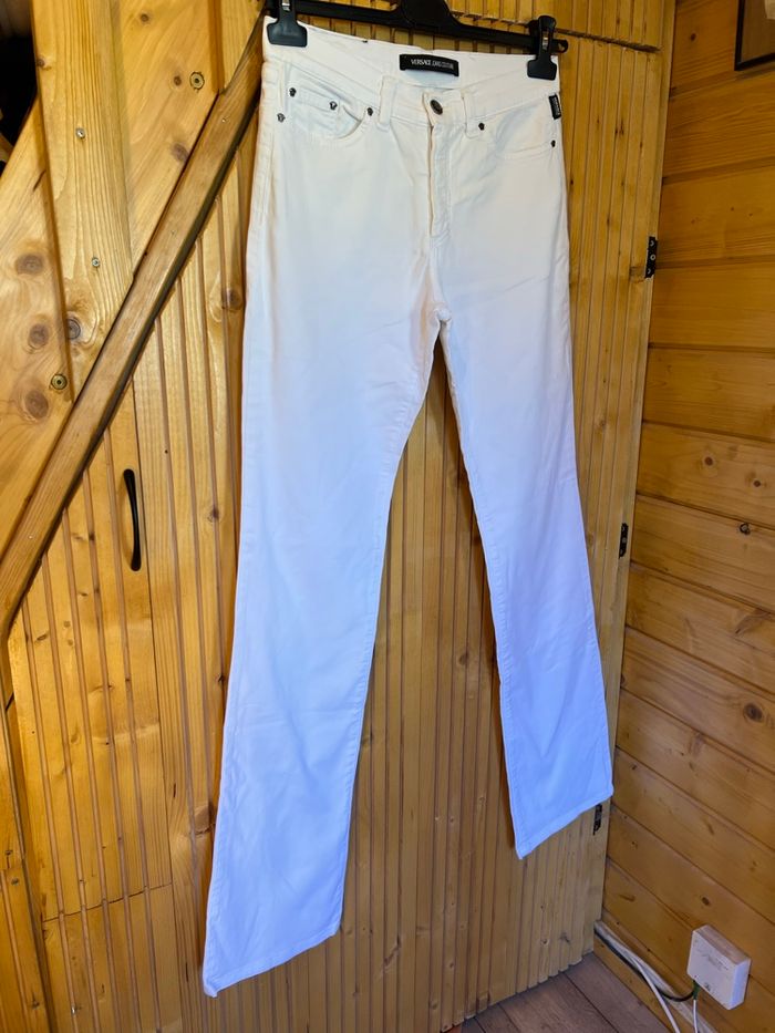 jean femme Versace Jeans Couture blanc, légèrement évasée (bootcut) - photo numéro 3