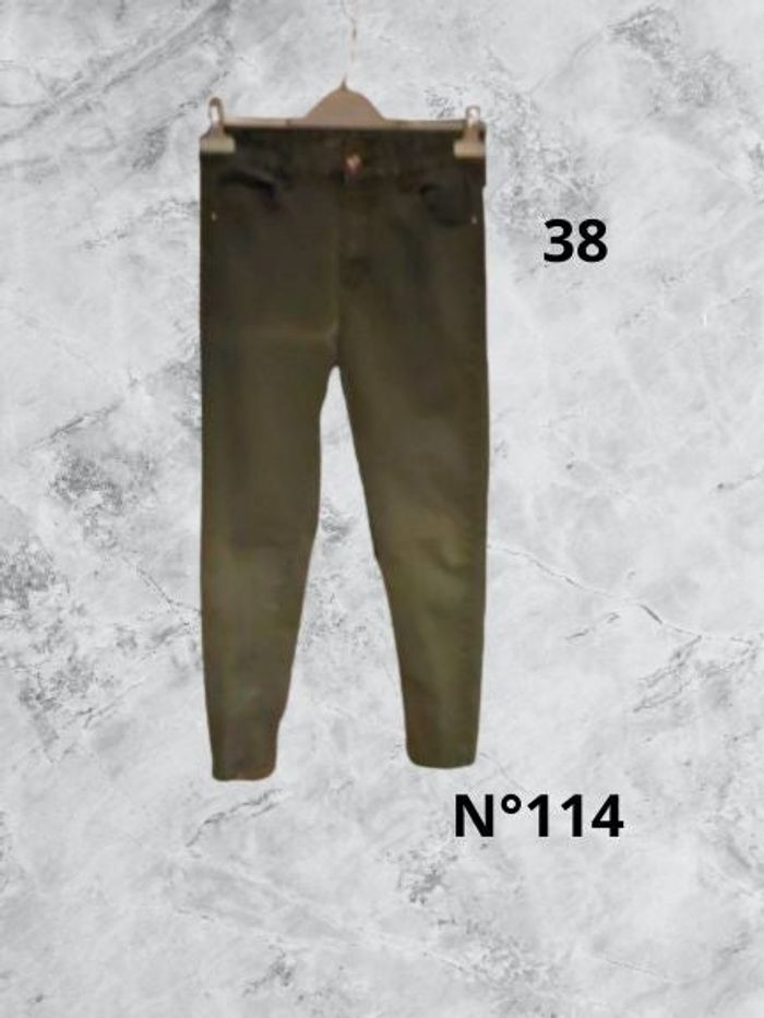 N°114 Jean kaki T38. Miss RJ. Taille haute, coupe slim.