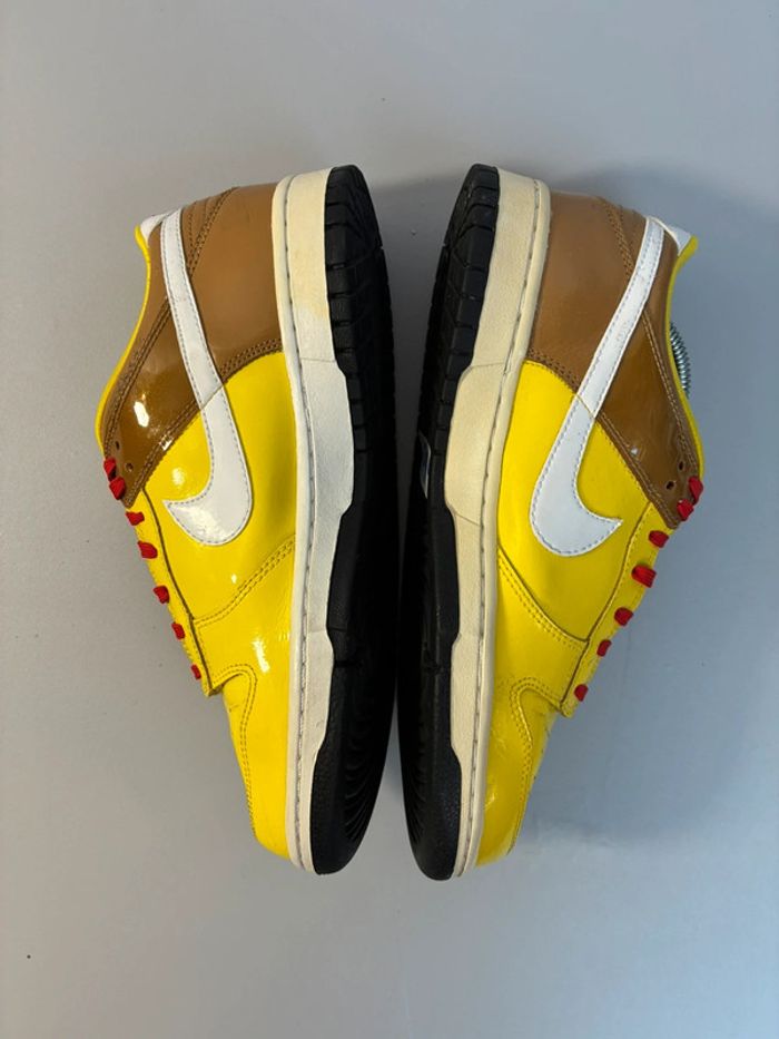 Baskets Nike Dunk low spongebob jaune marron pointure 39 très bon état - photo numéro 3