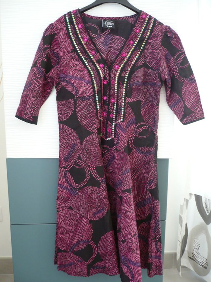 Robe brodée fushia et noire Diez Lunas Ibiza - neuve