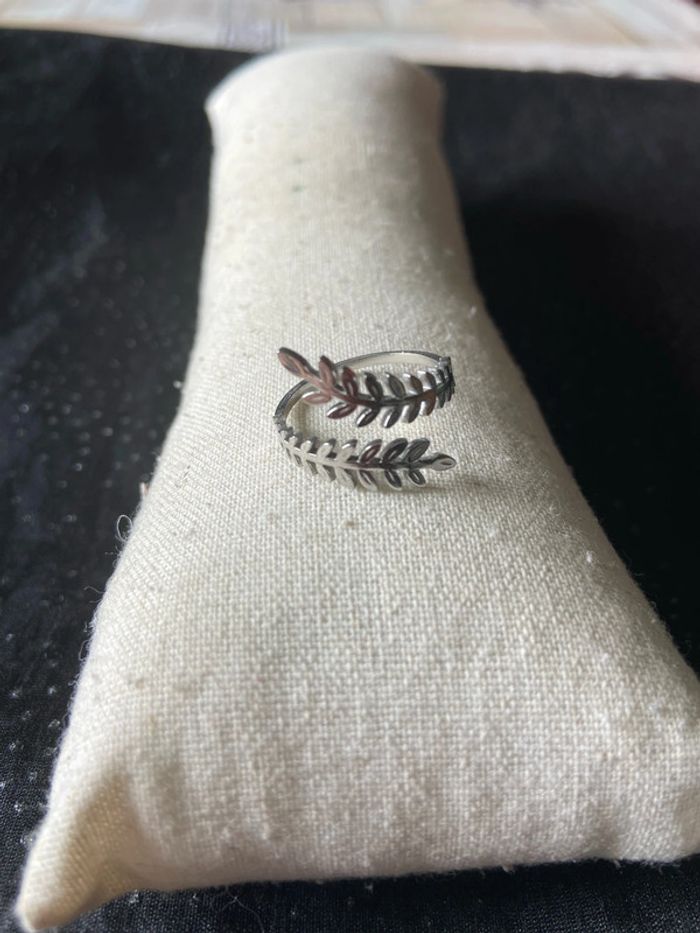 Bague argentée feuilles ajustable