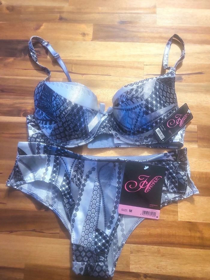 Ensemble  soutien gorge 85c culotte satiné gris taille m
