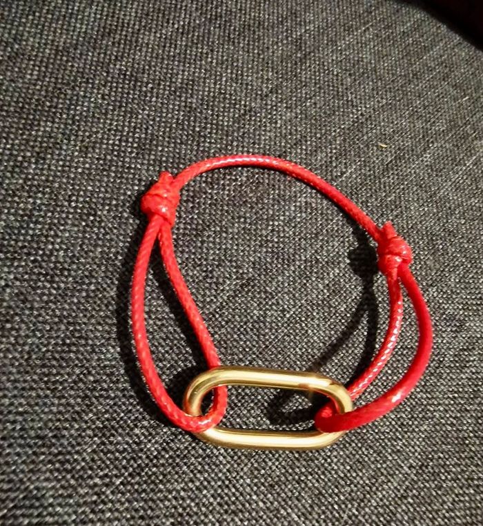 Bracelet cordon rouge cuir épais réglable Manille acier inoxydable or - photo numéro 3