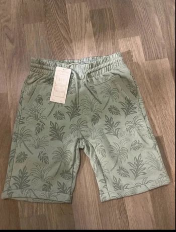 Très beau Short orchestra taille 8 ans neuf