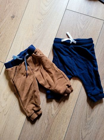 Lot 2 joggings obaidi et kiabi 3 mois comme.neufs
