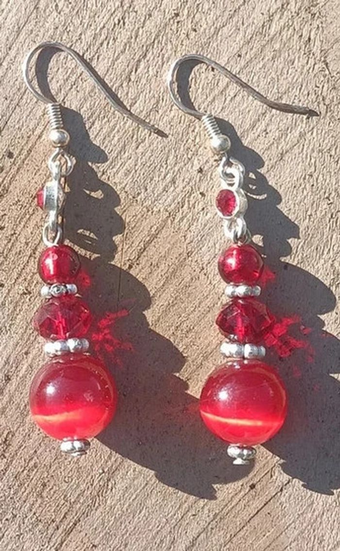 Boucles d'oreilles fantaisie rouge vintage - photo numéro 2